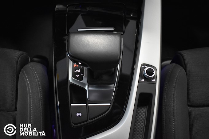 AUDI A4 Avant 40 g-tron S tronic